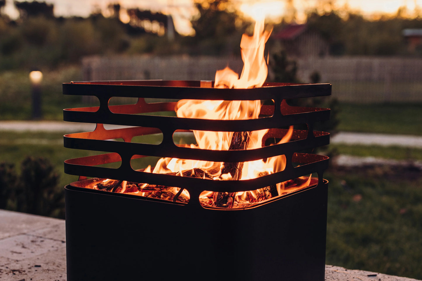 Hofats Cube Fire Basket - Black