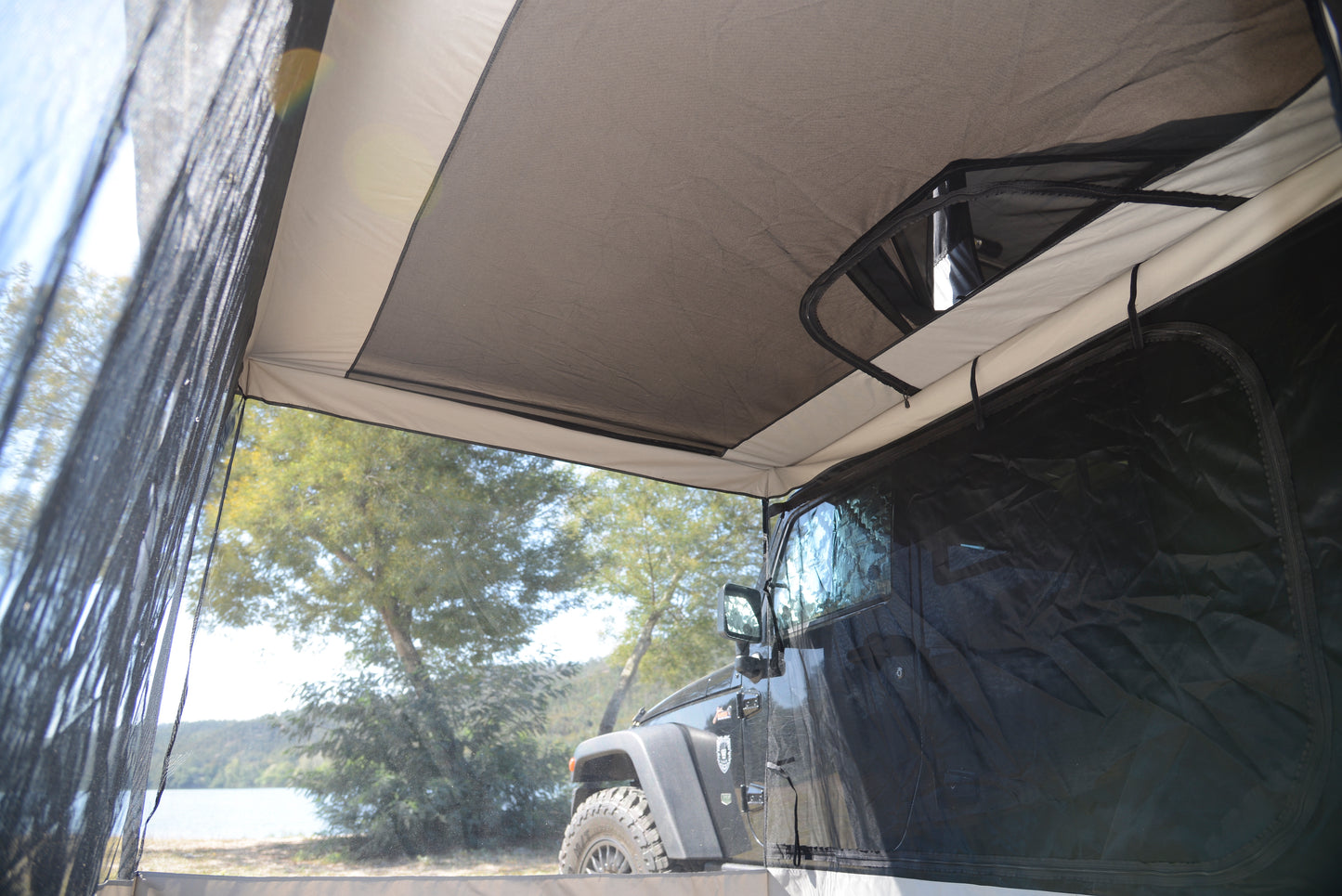 James Baroud Falcon 270° Awning Room