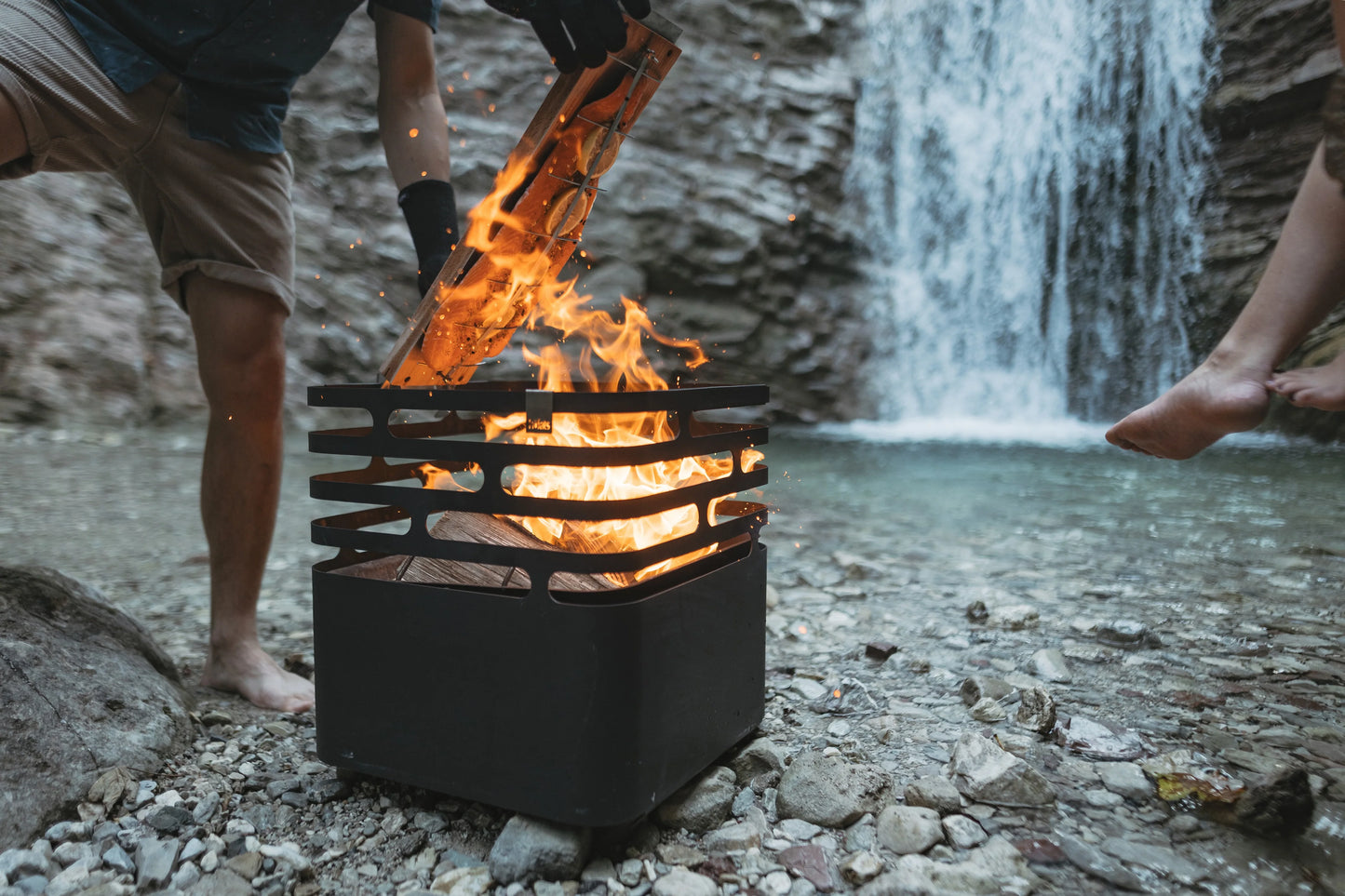 Hofats Cube Fire Basket - Black