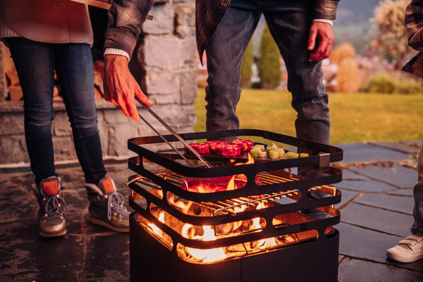Hofats Cube Fire Basket - Black