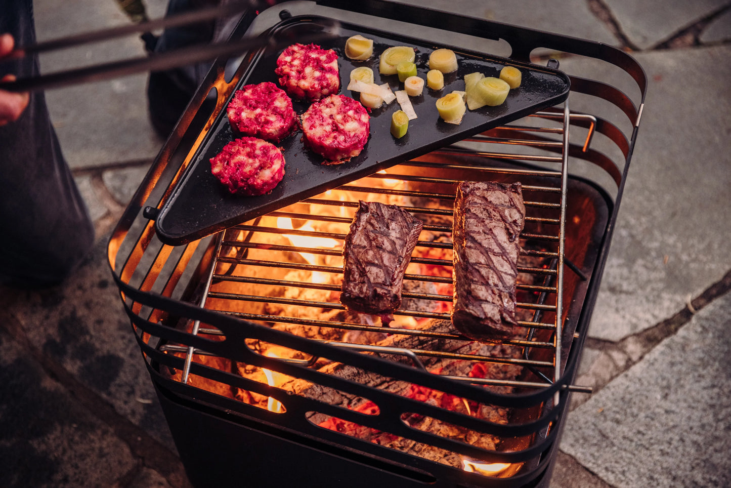 Hofats Cube Fire Basket - Black